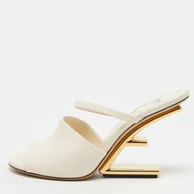 Pre-owned Fendi First Size 37.5 White Leather Slide Sandals