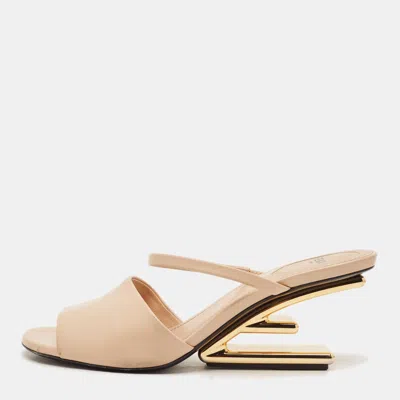 Pre-owned Fendi First Size 39 Beige Leather Wedge Sandals