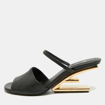 Pre-owned Fendi First Size 39 Black Leather Wedge Sandals