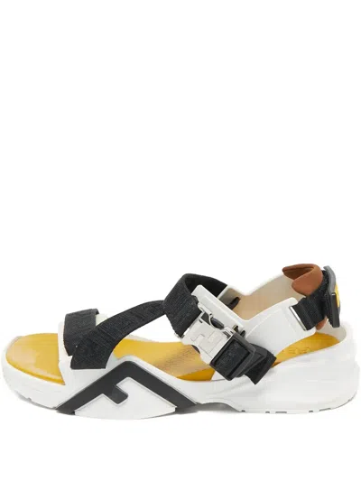 Pre-owned Fendi Flow Flat Sandals In White
