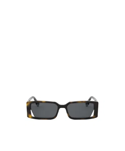 Fendi Full Frame Sunglasses In Black