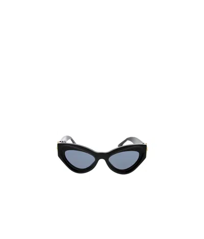 Fendi Full Frame Sunglasses In Black