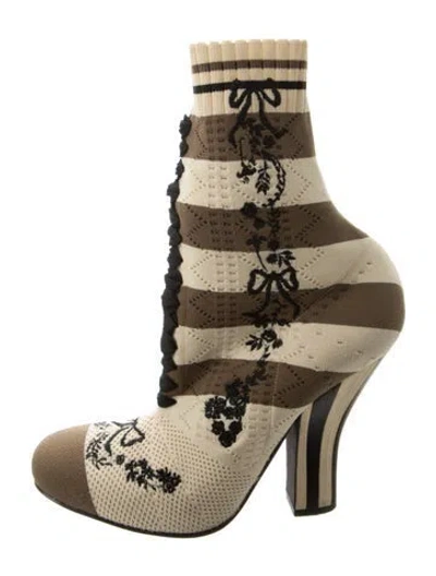Pre-owned Fendi Graphic Print Embroidered Accent Boots In Neutral