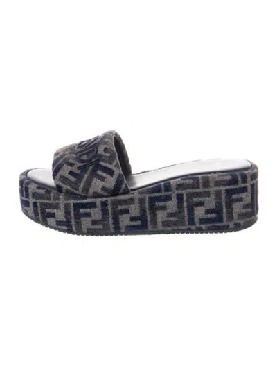 Pre-owned Fendi Graphic Print Slides In Blue