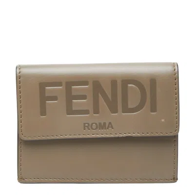 Pre-owned Fendi Grayish Leather Wallet (tri-fold) ()