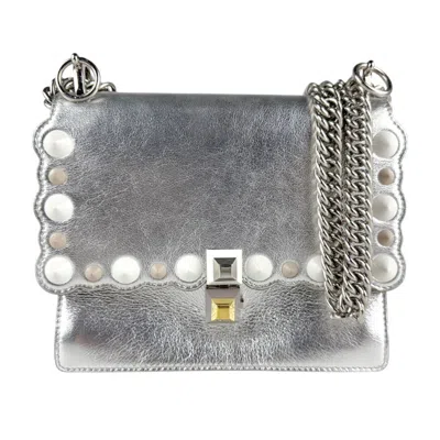 Pre-owned Fendi Grayish Silver White Leather Metal Shoulder Bag ()