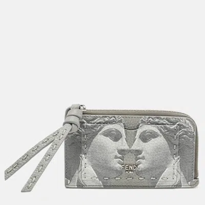 Pre-owned Fendi Head Of A Goddess Print Grey Selleria Leather Zip Card Case In Gray