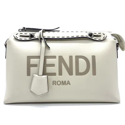 Pre-owned Fendi Ivory Leather Shoulder Bag ()