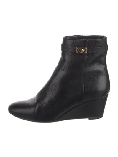 Pre-owned Fendi Leather Boots In Black