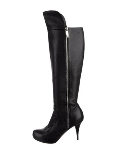 Pre-owned Fendi Leather Boots In Black