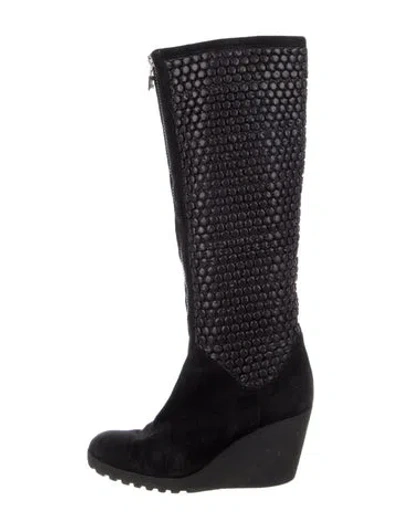 Pre-owned Fendi Leather Boots In Black