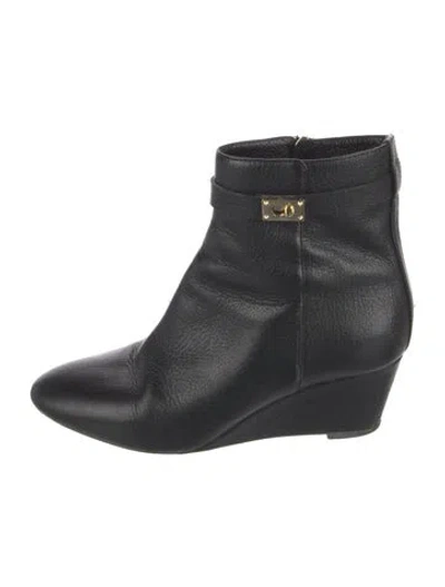 Pre-owned Fendi Leather Boots In Black