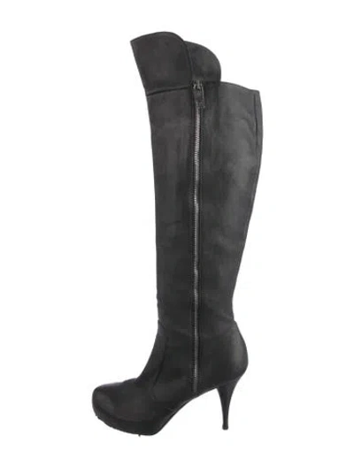 Pre-owned Fendi Leather Boots In Black