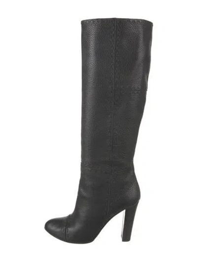 Pre-owned Fendi Leather Boots In Black