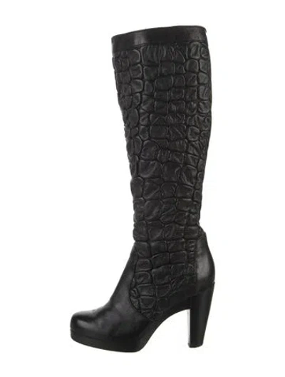 Pre-owned Fendi Leather Boots In Black