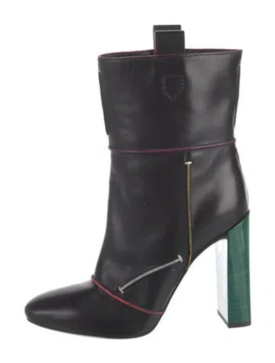 Pre-owned Fendi Leather Boots In Black