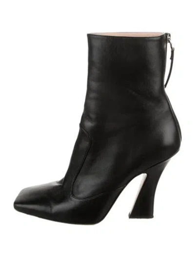 Pre-owned Fendi Leather Boots In Black