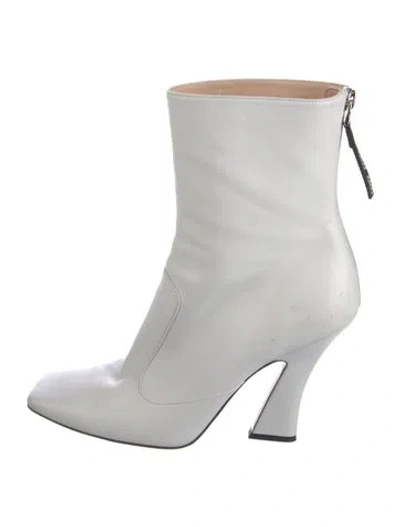 Pre-owned Fendi Leather Boots In White