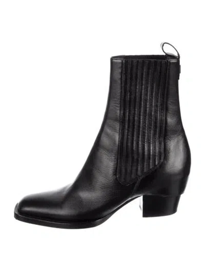 Pre-owned Fendi Leather Chelsea Boots In Black