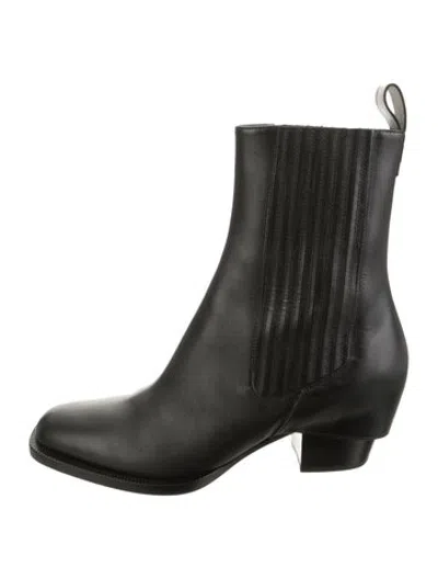 Pre-owned Fendi Leather Chelsea Boots In Black