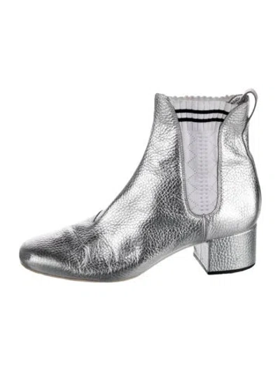 Pre-owned Fendi Leather Chelsea Boots In Metallic/silver