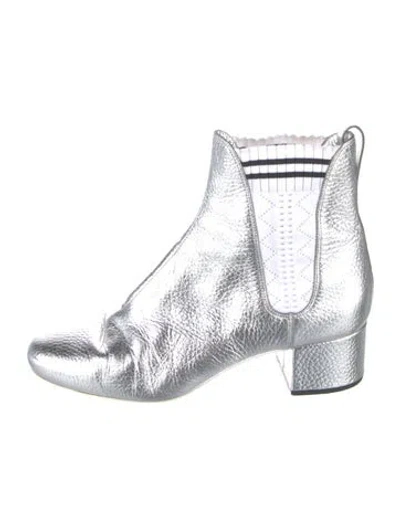 Pre-owned Fendi Leather Chelsea Boots In Metallic/silver