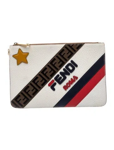 Pre-owned Fendi Leather Clutch In Neutral