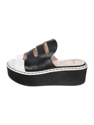 Pre-owned Fendi Leather Cutout Accent Slides In Black