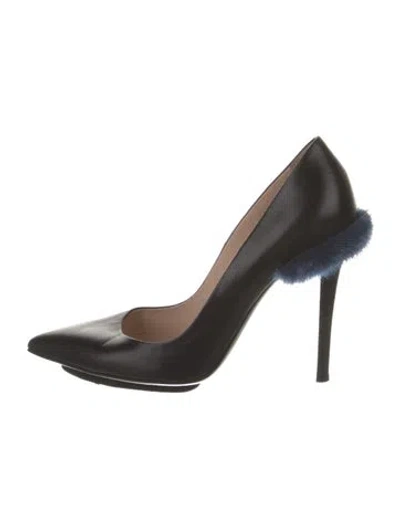 Pre-owned Fendi Leather Fur Trim Pumps In Black