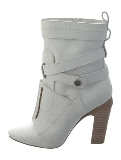 Pre-owned Fendi Leather Lace-up Boots In White