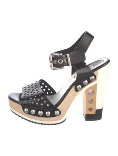 Pre-owned Fendi Leather Lasercut Accents Sandals In Black/white