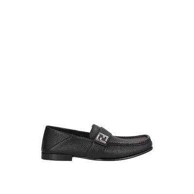Fendi Round Toe Textured Leather Loafers In Black