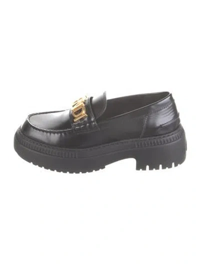 Pre-owned Fendi Leather Loafers In Black