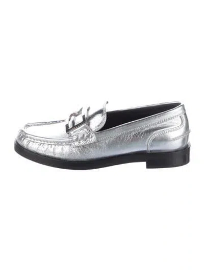Pre-owned Fendi Leather Loafers In Metallic/silver