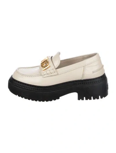 Pre-owned Fendi Leather Loafers In Neutrals