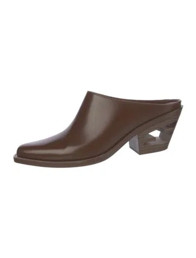 Pre-owned Fendi Leather Mules In Brown
