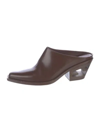 Pre-owned Fendi Leather Mules In Brown