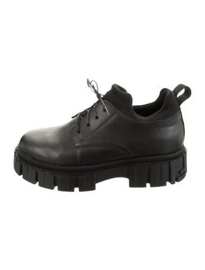 Pre-owned Fendi Leather Oxfords In Black