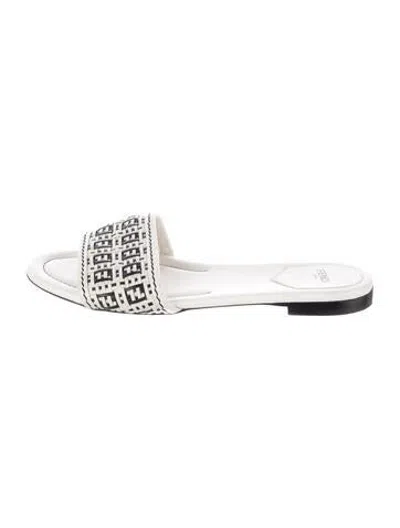 Pre-owned Fendi Leather Patterned Slides In White