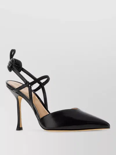Fendi Leather Pumps In Black
