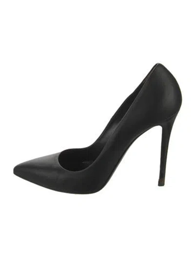 Pre-owned Fendi Leather Pumps In Black
