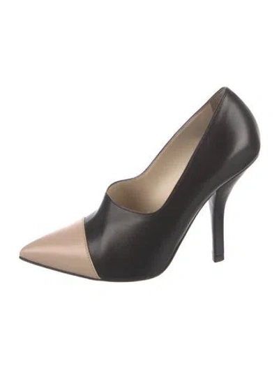 Pre-owned Fendi Leather Pumps In Black