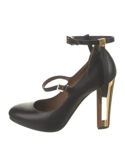 Pre-owned Fendi Leather Pumps In Black