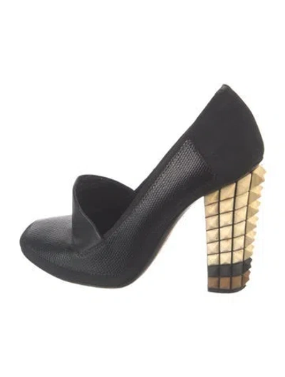 Pre-owned Fendi Leather Pumps In Blue