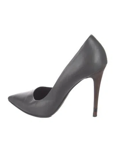 Pre-owned Fendi Leather Pumps In Grey