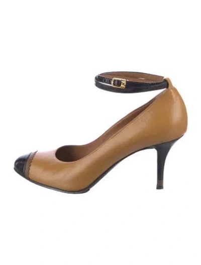 Pre-owned Fendi Leather Pumps In Multi