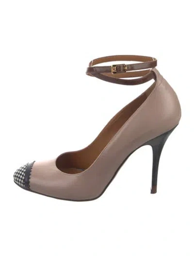 Pre-owned Fendi Leather Pumps In Neutral