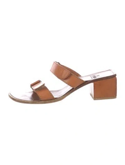 Pre-owned Fendi Leather Slides In Brown