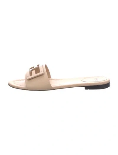 Pre-owned Fendi Leather Slides In Neutral