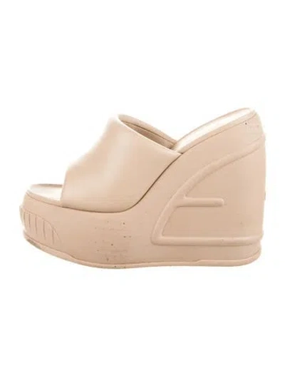 Pre-owned Fendi Leather Slides In Neutrals